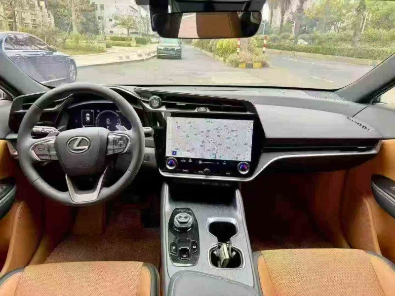 汕头23年雷克萨斯RZ4