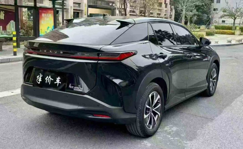 汕头23年雷克萨斯RZ7