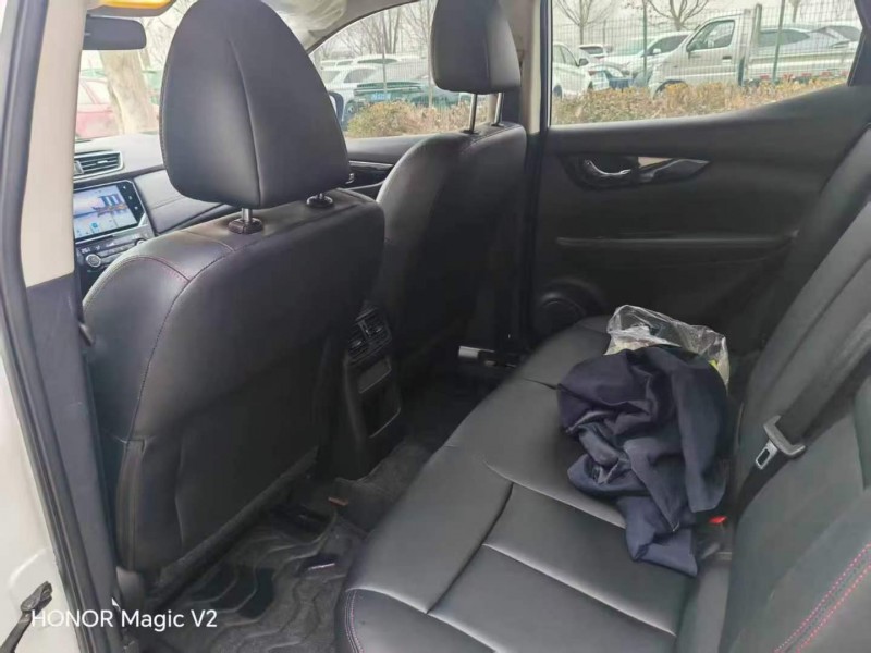 保定23年日产逍客5