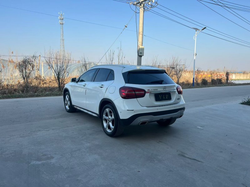 徐州19年奔驰GLA3