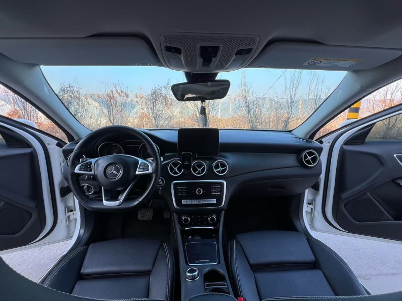 徐州19年奔驰GLA7