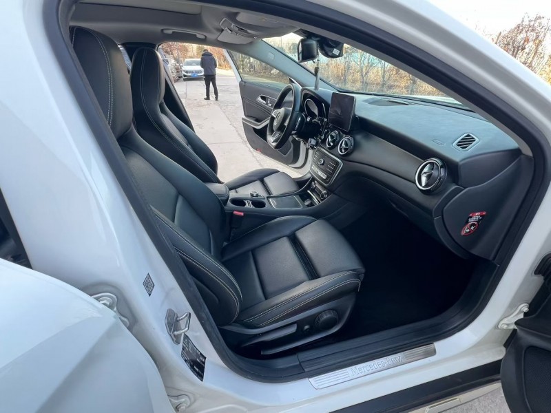 徐州19年奔驰GLA8