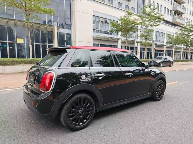 东莞19年宝马迷你7