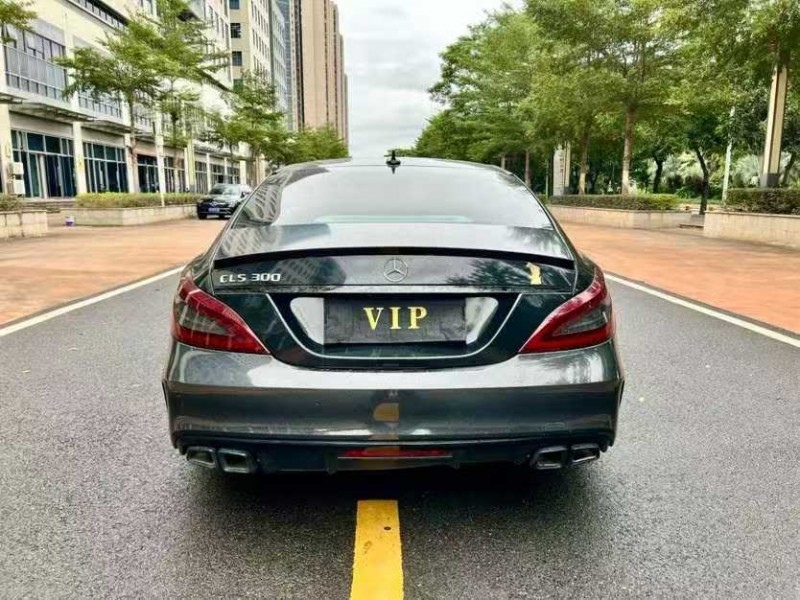 东莞12年奔驰CLS8