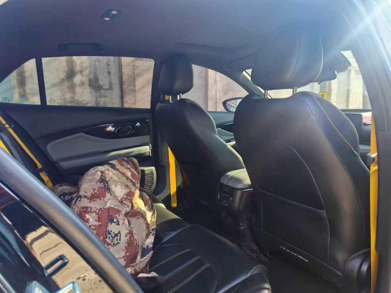 保定23年传祺影豹6