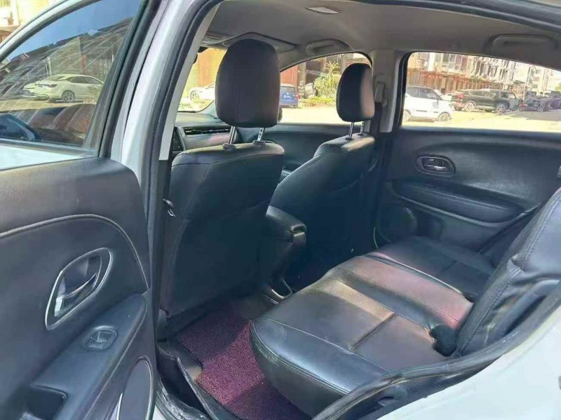 贵港19年本田缤智8