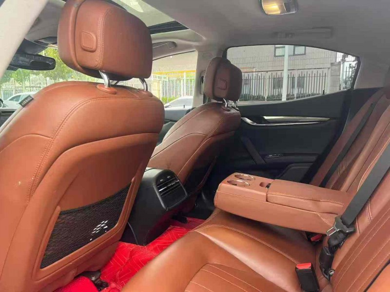 郑州17年玛莎拉蒂Ghibli4