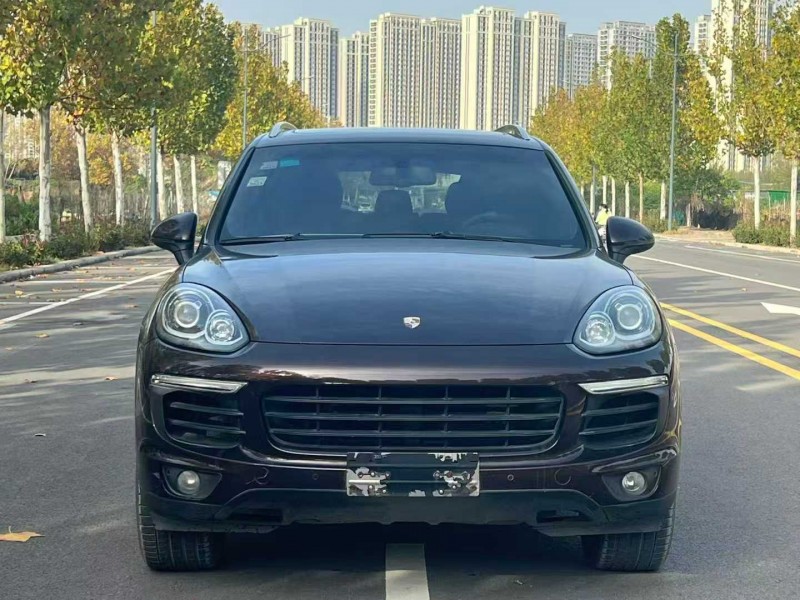 郑州15年保时捷卡宴1