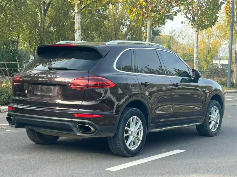 郑州15年保时捷卡宴9