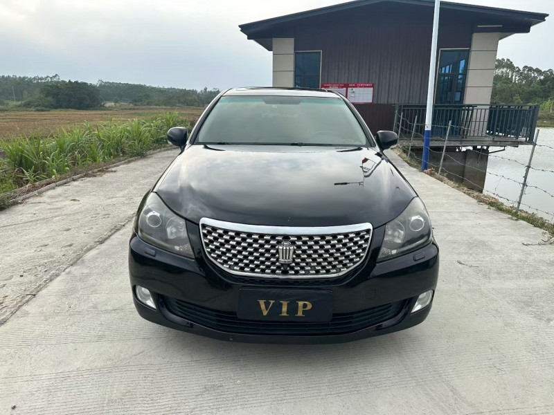 湛江11年丰田皇冠1