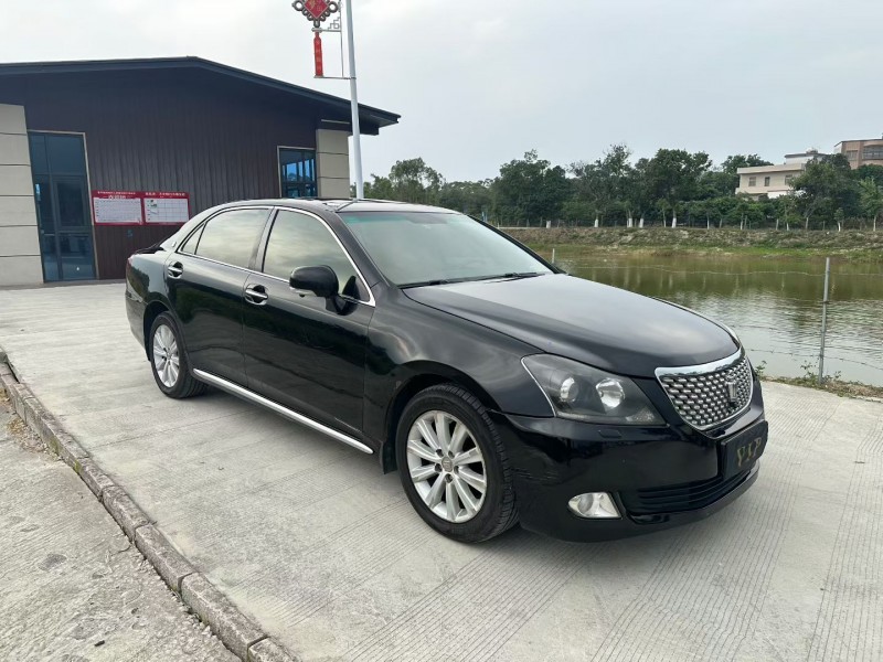 湛江11年丰田皇冠3