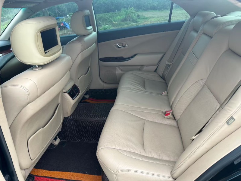 湛江11年丰田皇冠7