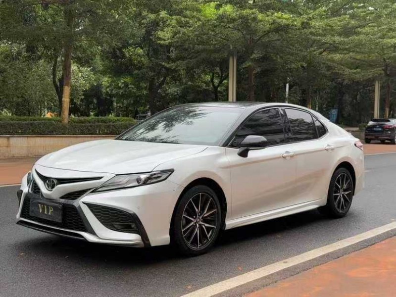 东莞21年丰田凯美瑞2