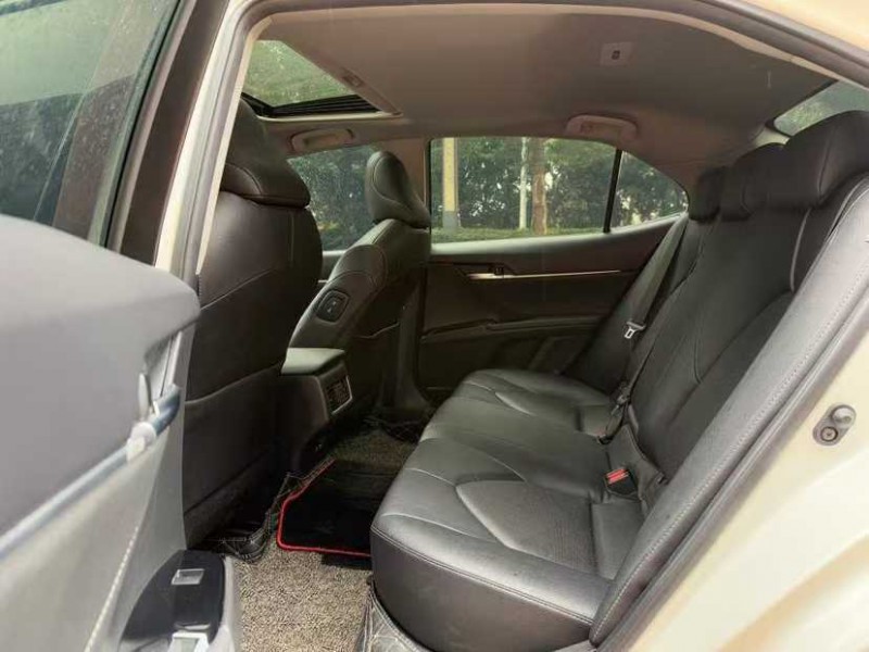 东莞21年丰田凯美瑞6