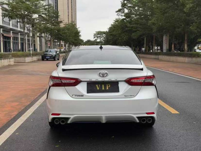 东莞21年丰田凯美瑞8