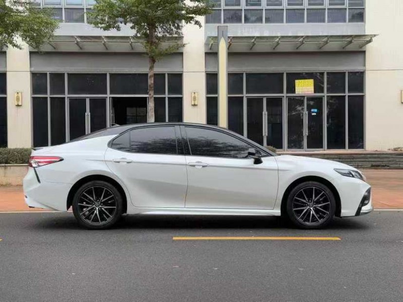 东莞21年丰田凯美瑞9