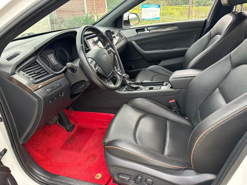 湛江17年现代索纳塔4