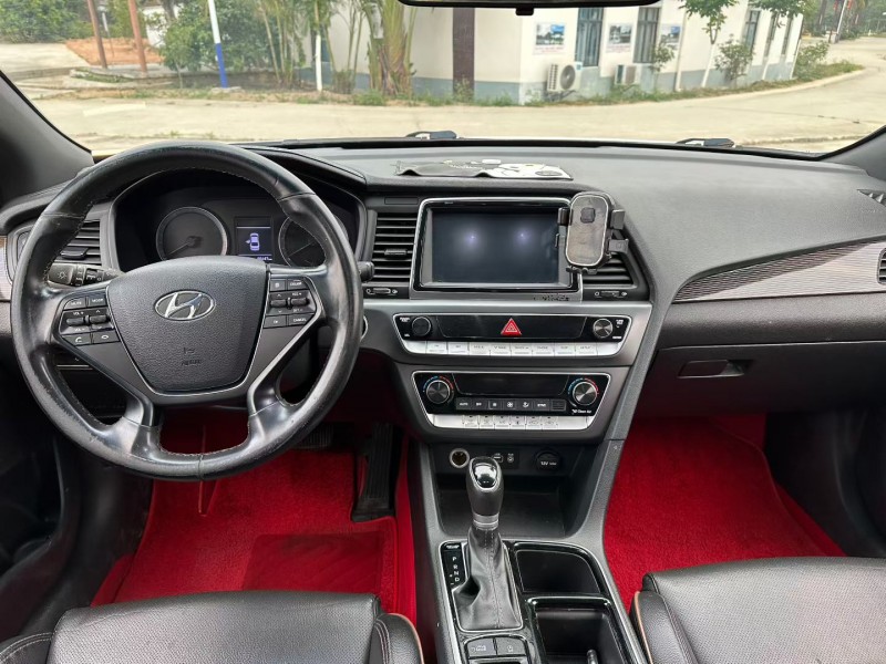 湛江17年现代索纳塔5