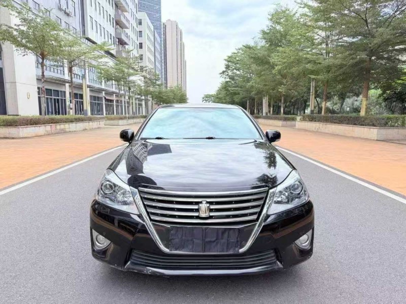 东莞15年丰田皇冠1