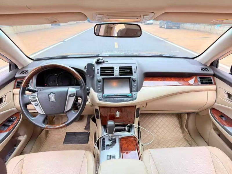 东莞15年丰田皇冠9