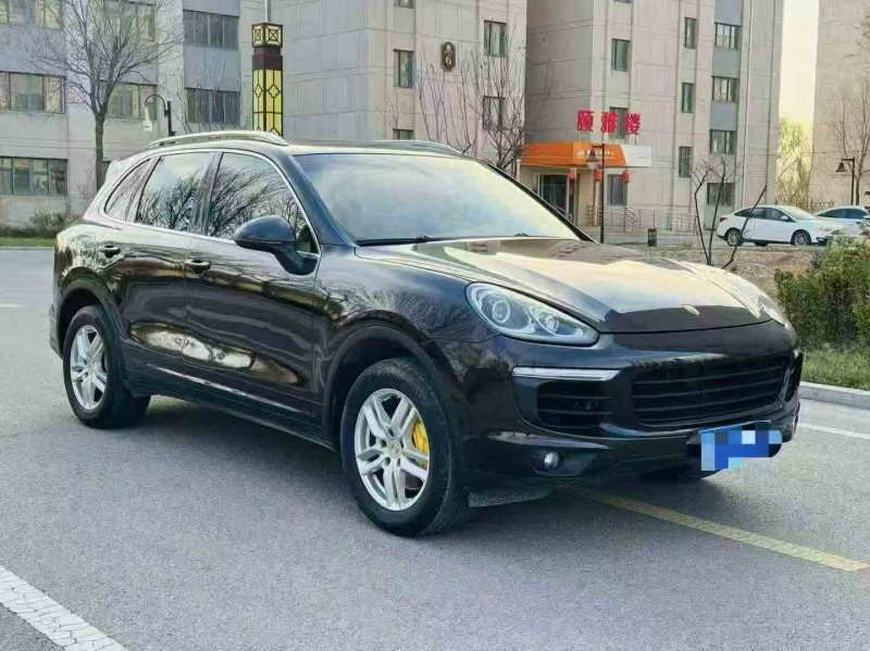 東營17年保時捷卡宴3