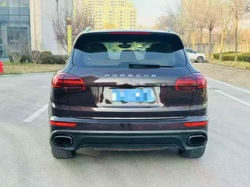 東營17年保時捷卡宴8