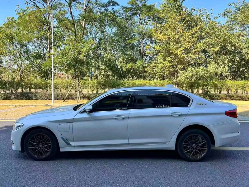 广州19年宝马5系4