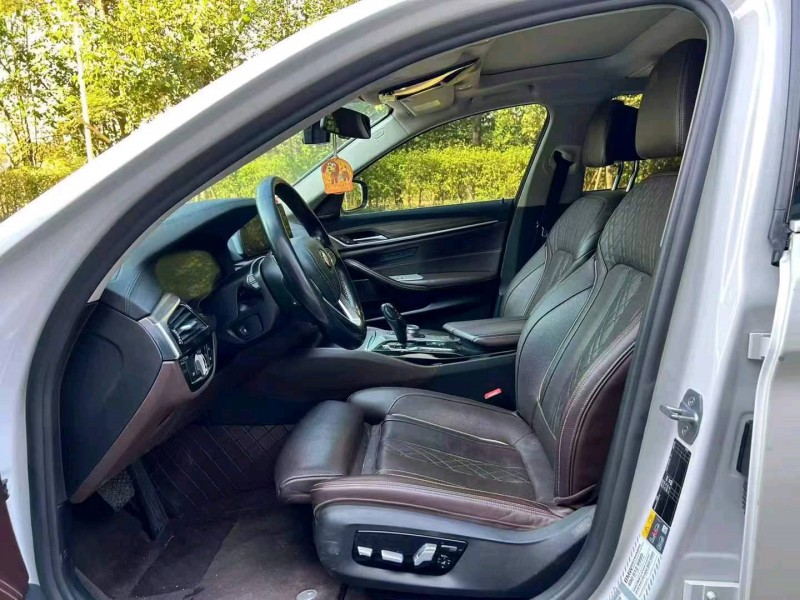 广州19年宝马5系9