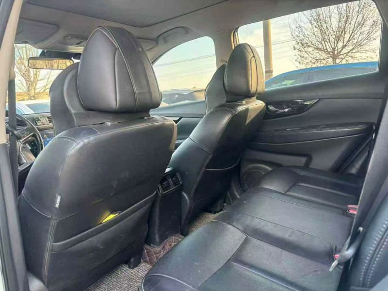 保定20年日产奇骏5