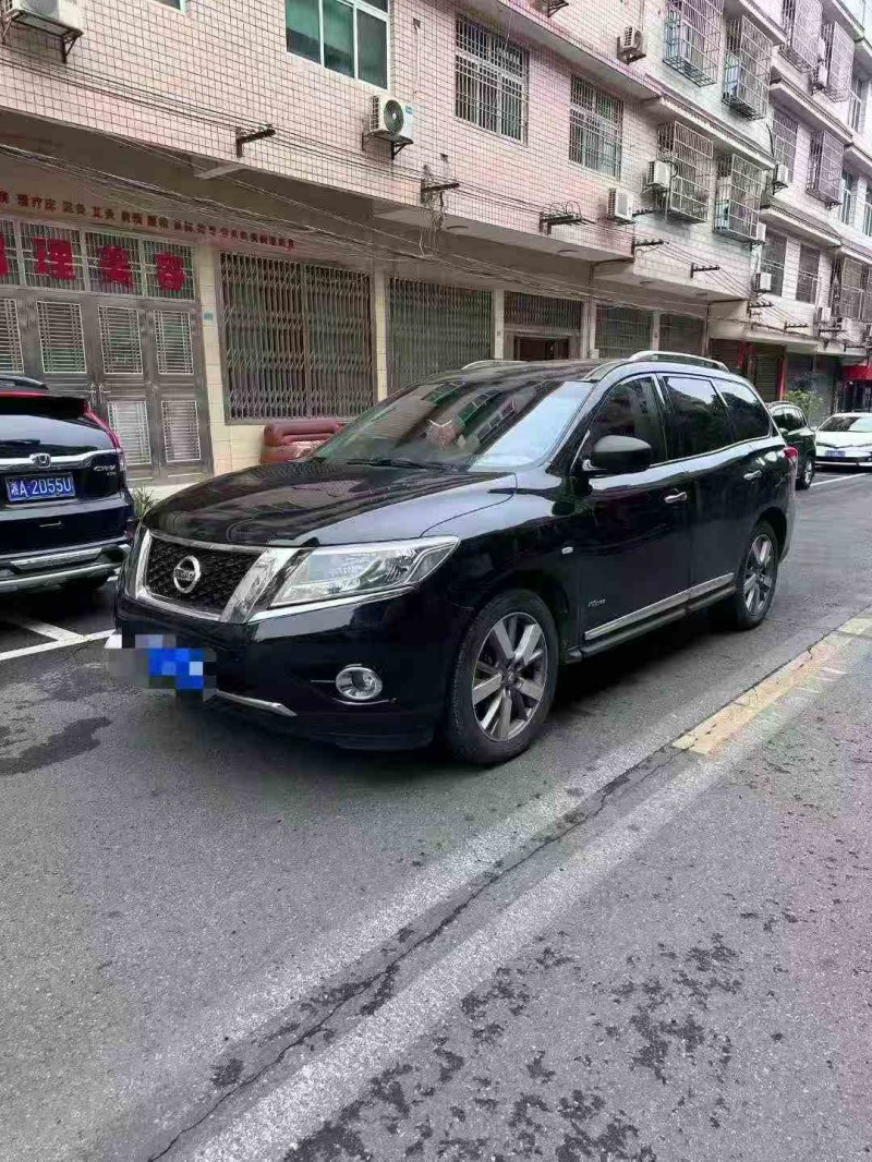 常德18年日产探路者2