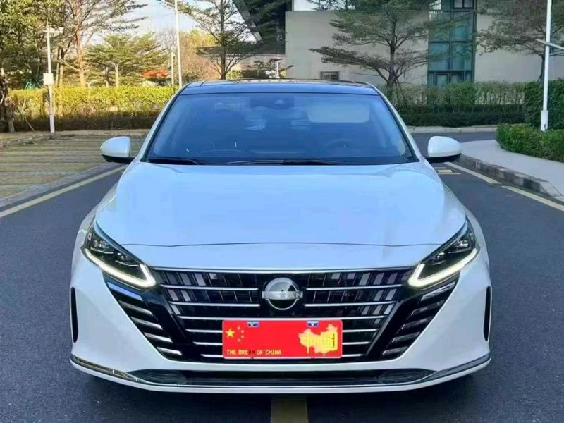 广州25年日产天籁1