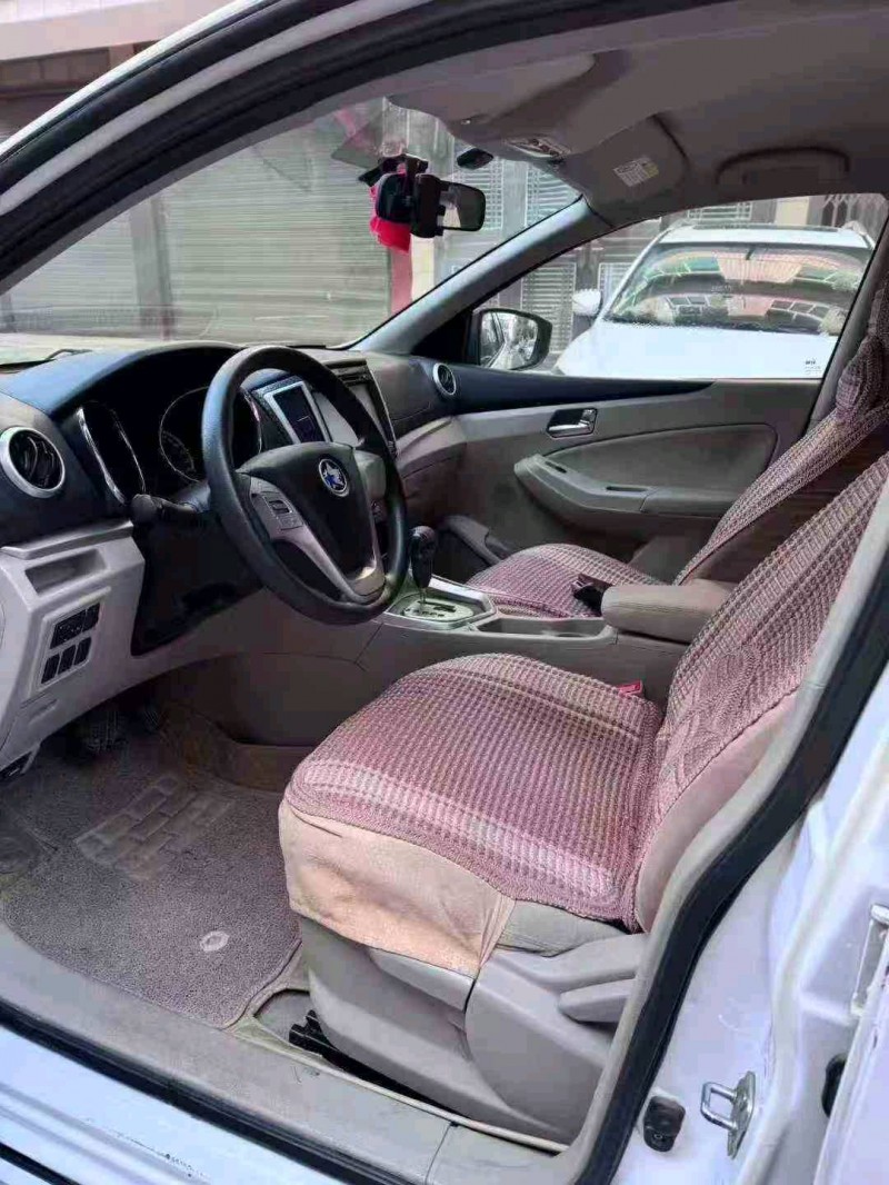 张家界16年启辰T604