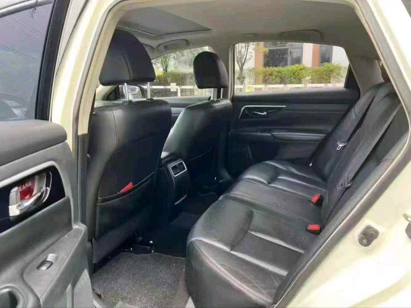 广州18年日产天籁8