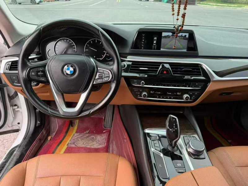 济宁18年宝马5系6