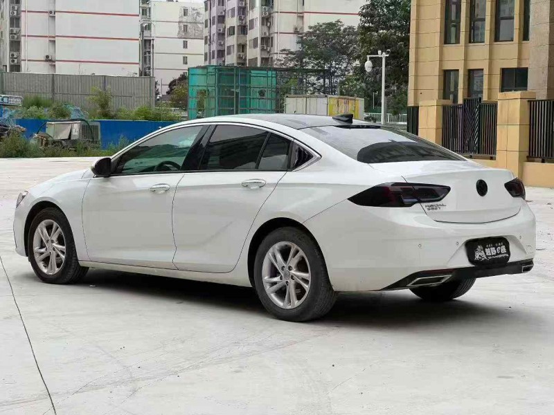 郑州23年别克君威9