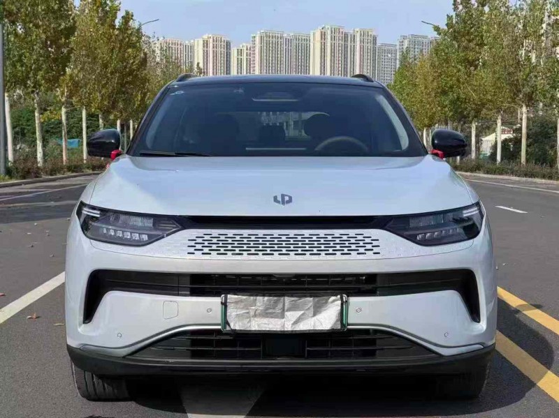 郑州25年零跑汽车C111