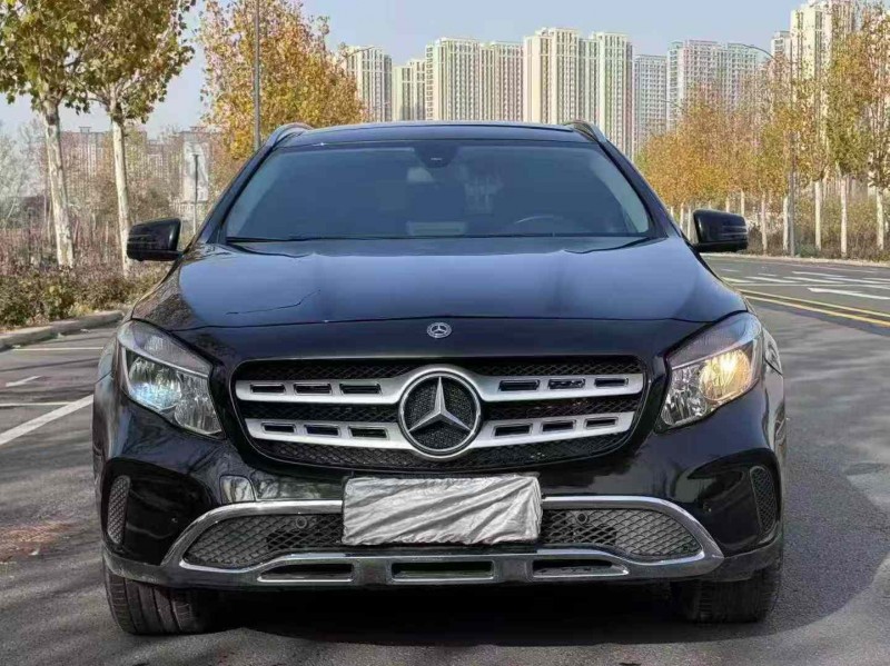 郑州17年奔驰GLA1