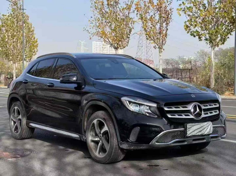 郑州17年奔驰GLA3