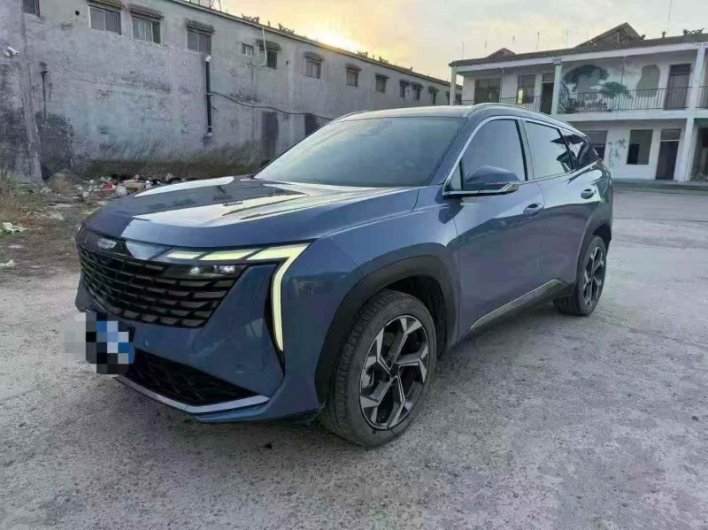 青島23年吉利博越2