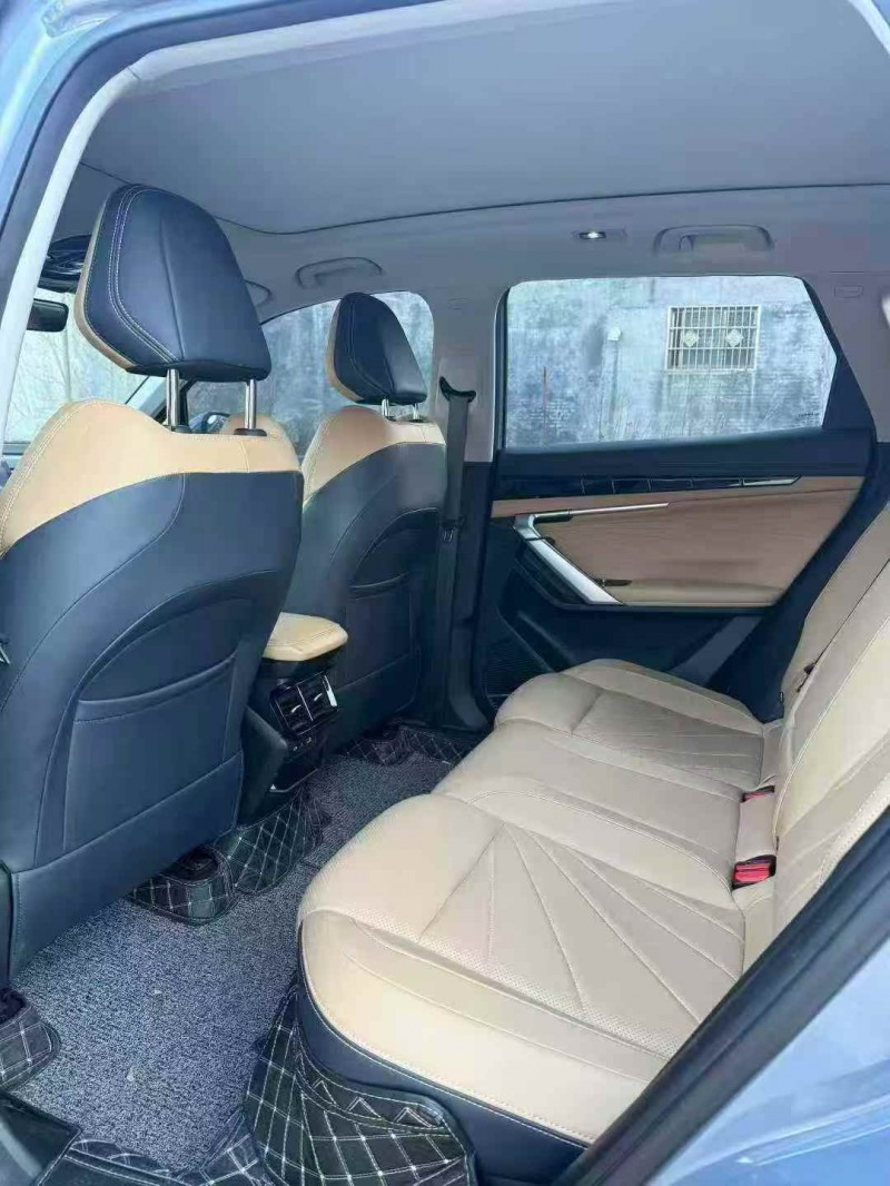 青島23年吉利博越3