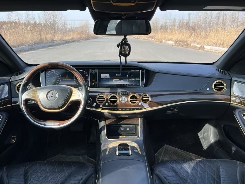 徐州16年奔驰迈巴赫S级7