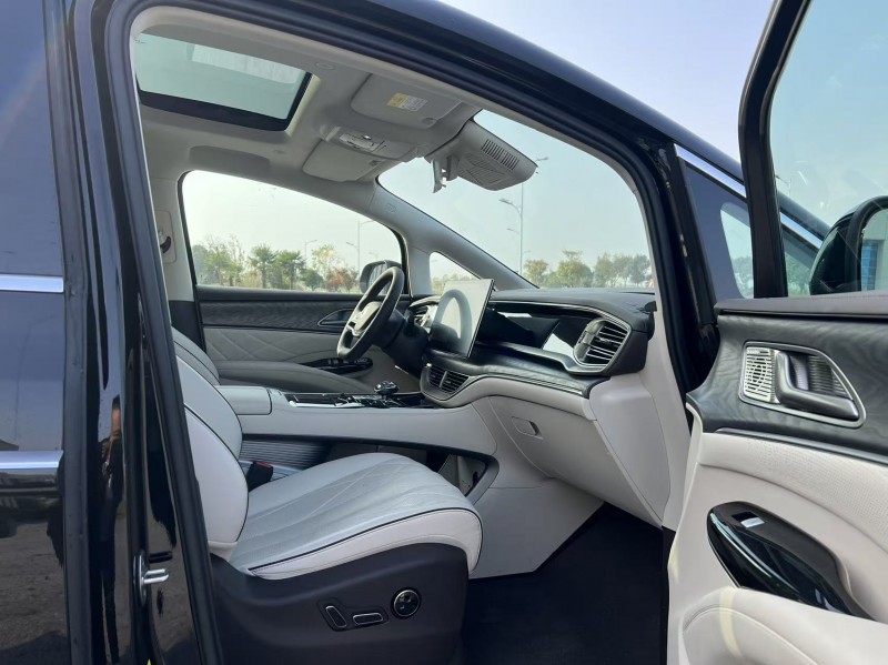 盐城25年腾势D95