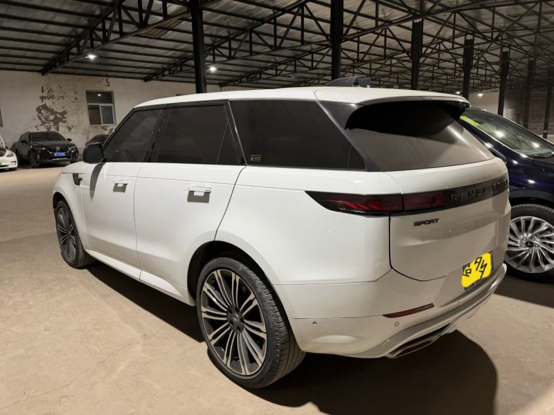 聊城23年路虎揽胜运动3