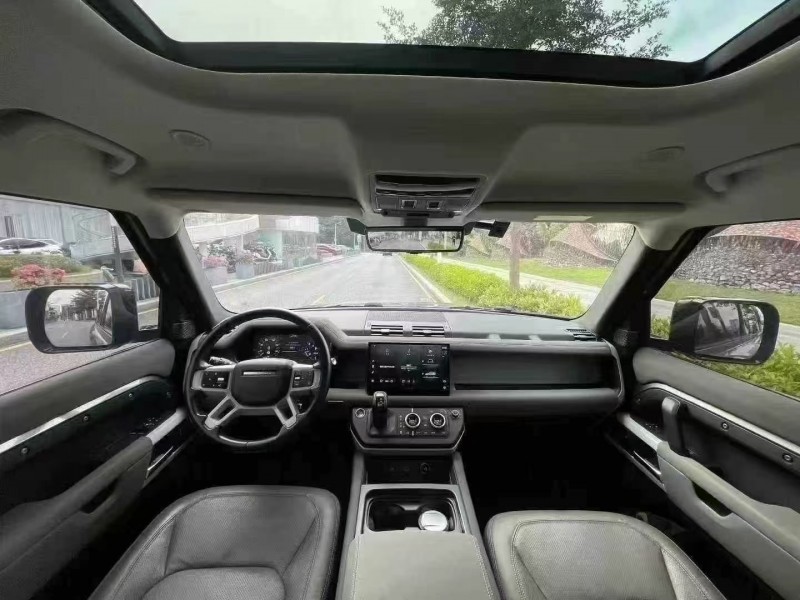 深圳22年路虎卫士4