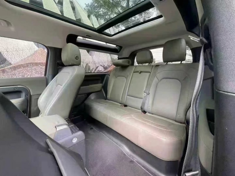 深圳22年路虎卫士5