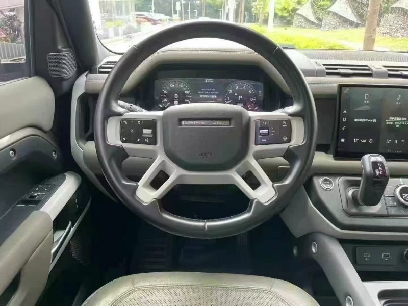 深圳22年路虎卫士7