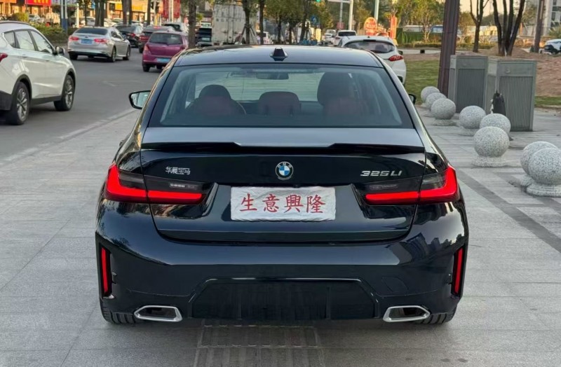 广州25年宝马3系8