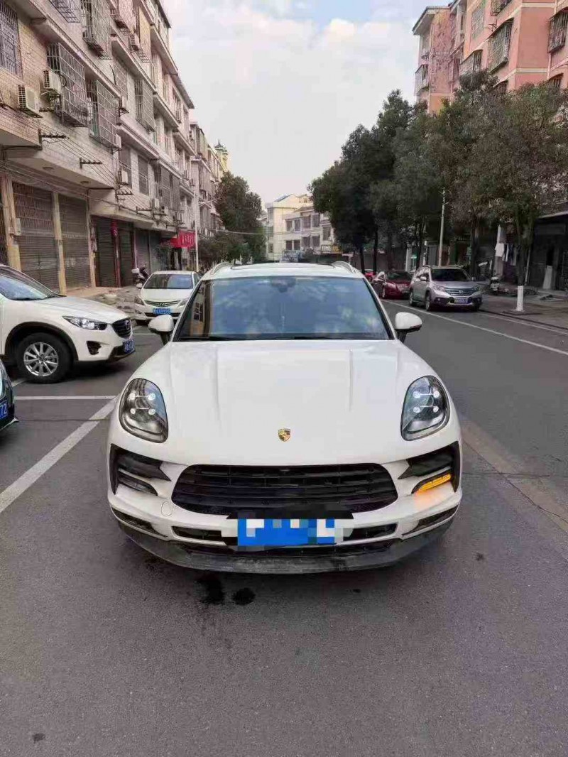 张家界20年保时捷Macan1