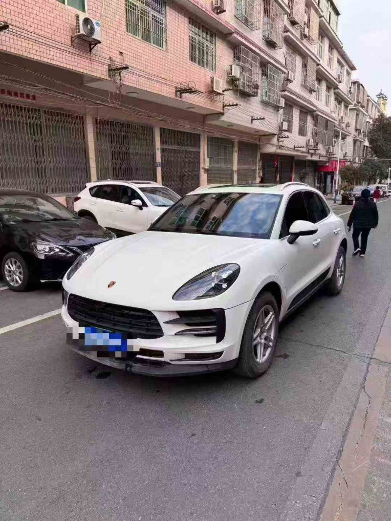张家界20年保时捷Macan2