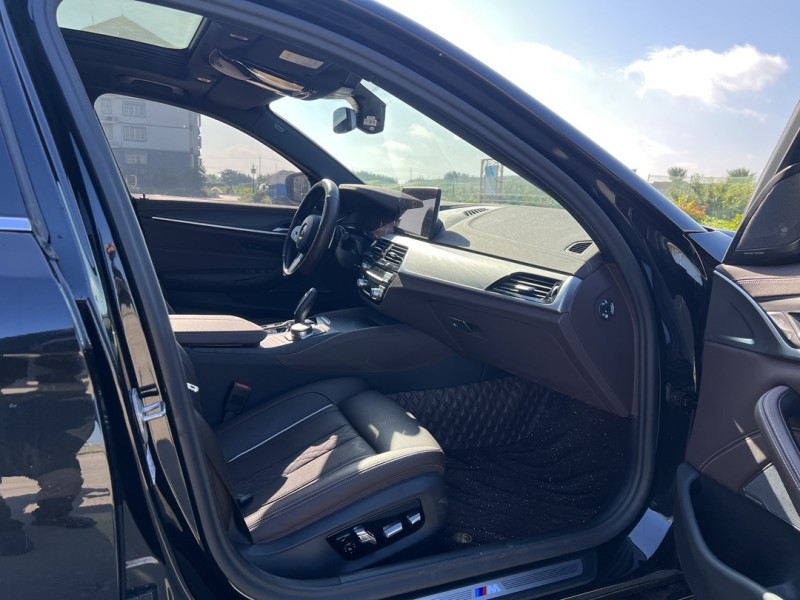 盐城23年宝马5系8